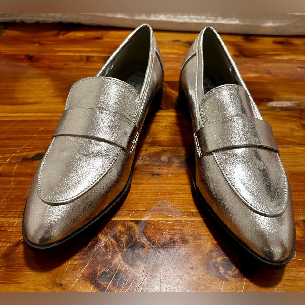 Tania Metallic Loafer - Silver - 6.5